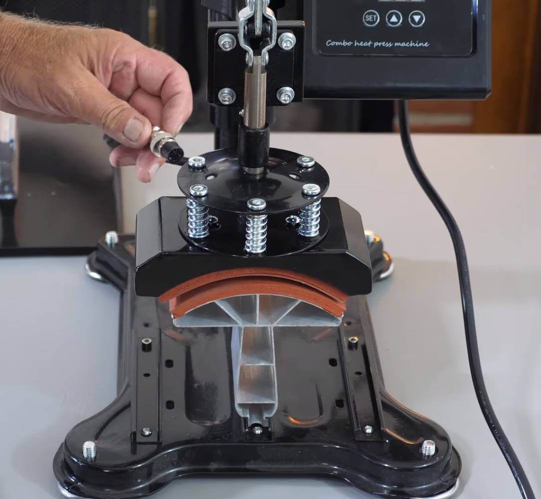 Setting Up the Mug Press